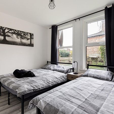Beautifully Modern 2-Bed Apartment W/Garden London Eksteriør billede