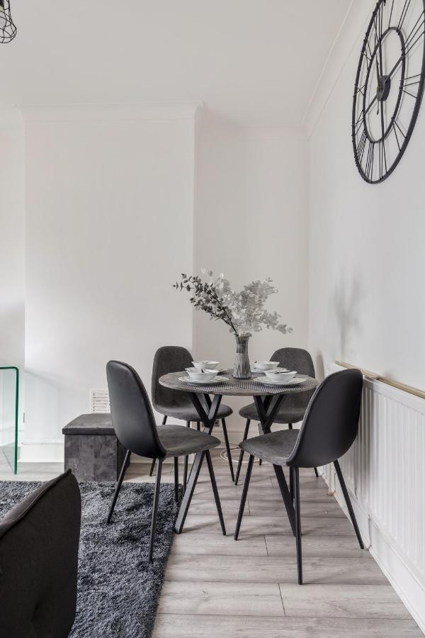 Beautifully Modern 2-Bed Apartment W/Garden London Eksteriør billede