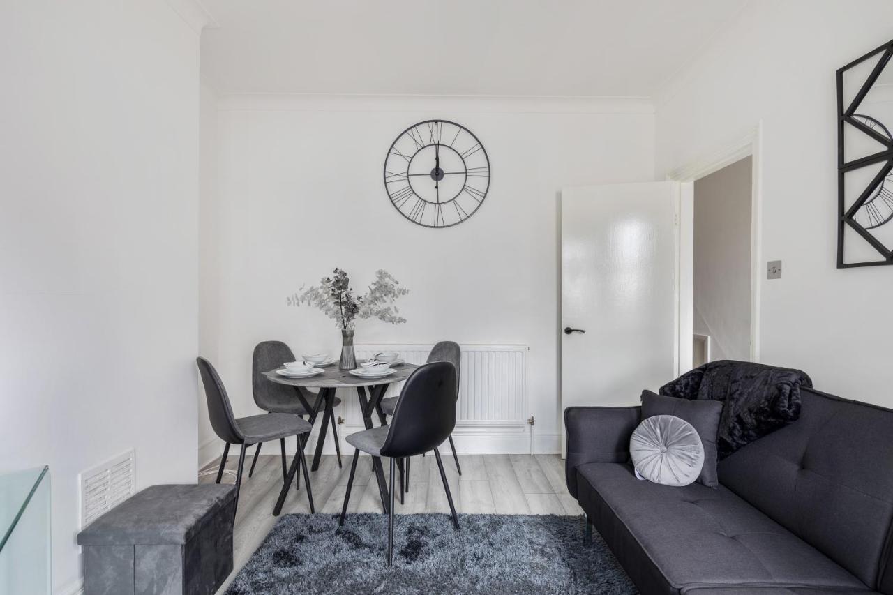 Beautifully Modern 2-Bed Apartment W/Garden London Eksteriør billede