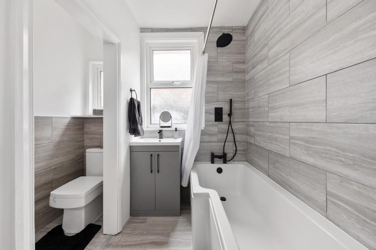 Beautifully Modern 2-Bed Apartment W/Garden London Eksteriør billede