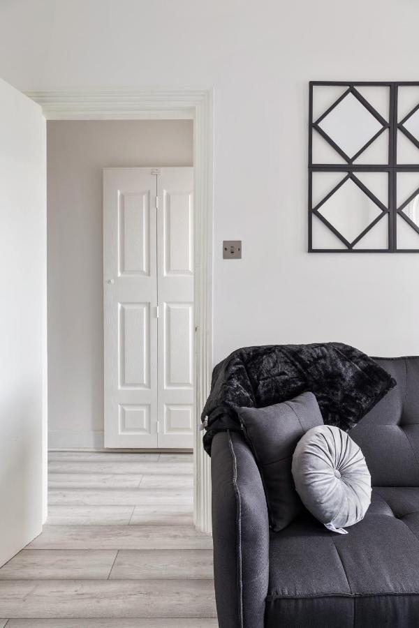 Beautifully Modern 2-Bed Apartment W/Garden London Eksteriør billede