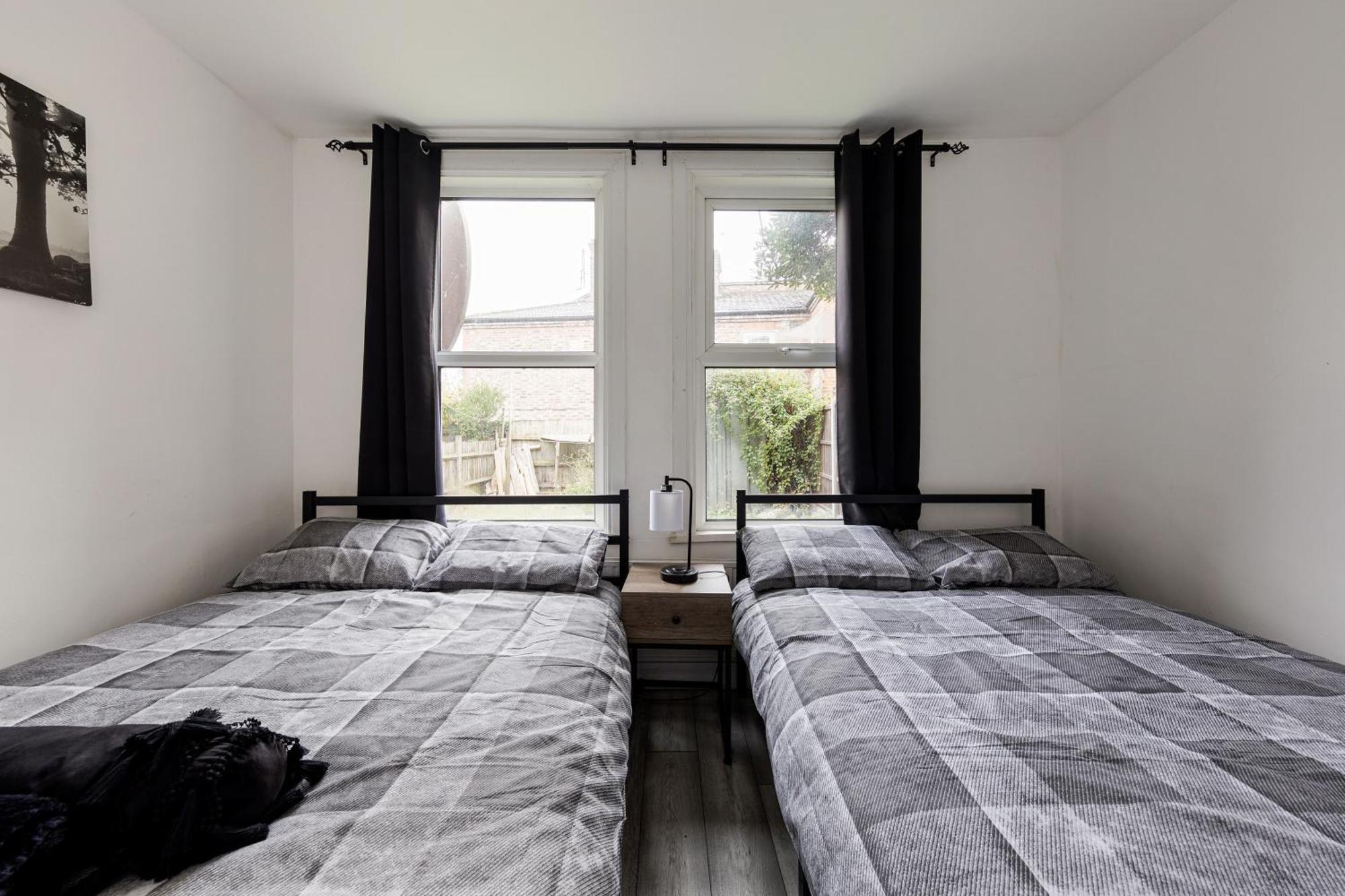 Beautifully Modern 2-Bed Apartment W/Garden London Eksteriør billede